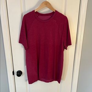 Lululemon men’s Metal Vent Tech short sleeve